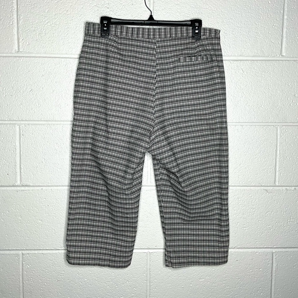 < Vintage Faded Glory Plaid Pattern Capris > - Picture 3 of 3